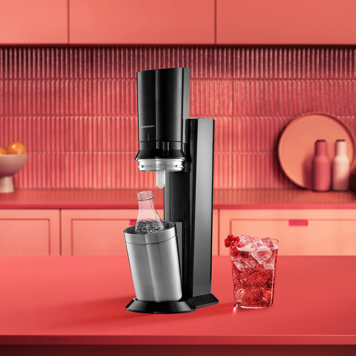 SodaStream Crystal 3.0 sparkling water maker with 2x Quick Connect CO₂ cylinder and 2x glass carafes