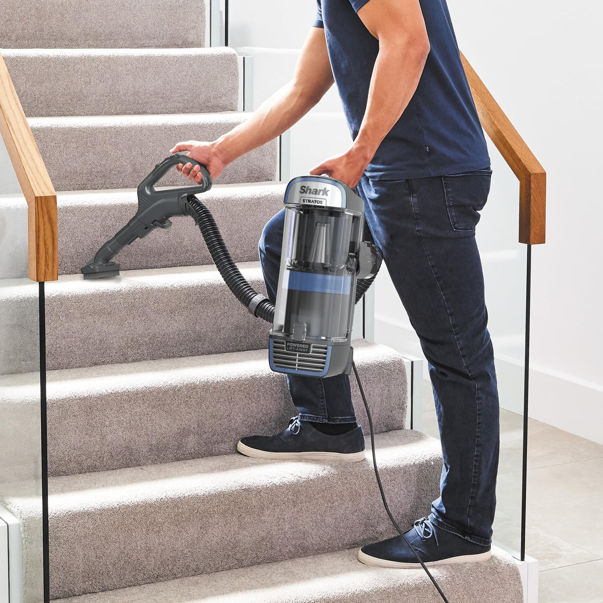 Shark Stratos Upright vacuum cleaner